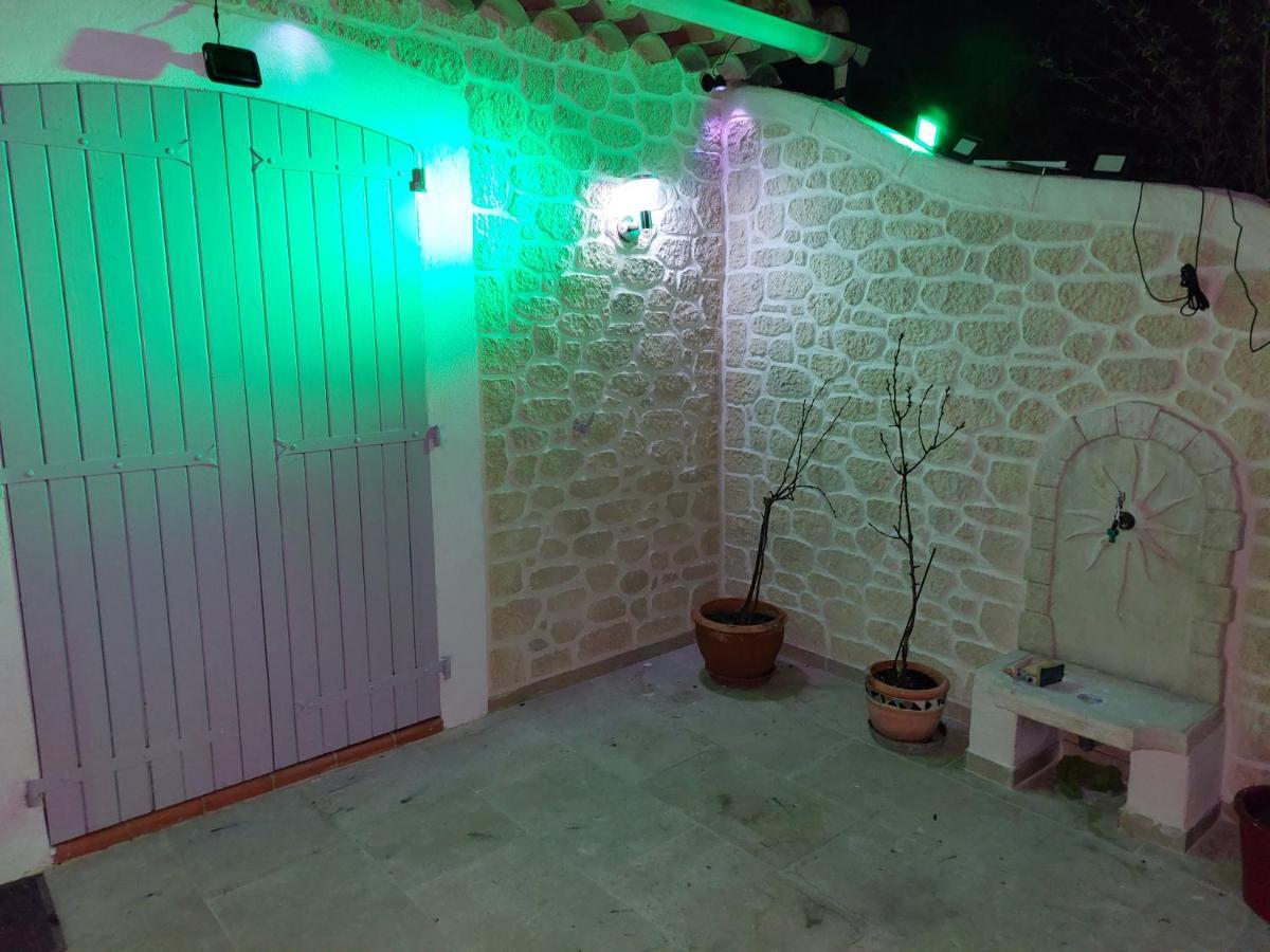 Suite 30 M2 Ideale Pour 2 Personnes Flassans-sur-Issole Exterior foto